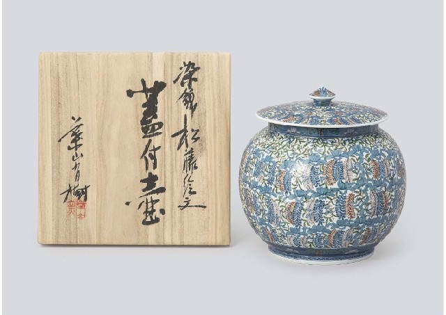染錦松藤絵文蓋付壷 Lidded jar with design of wisteria in